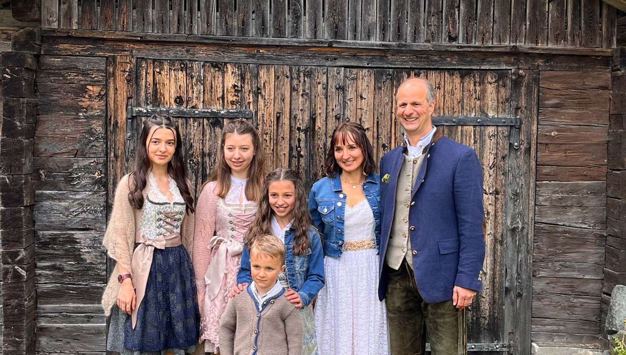 hotel-gruenmoos_family-header